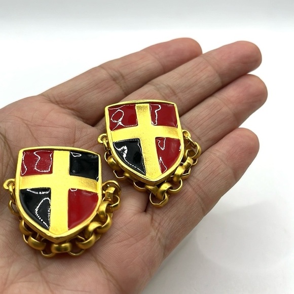Gold and Red Shield Earrings with Chain Clip on Earrings  Vintage 80’-90’s - Picture 10 of 12